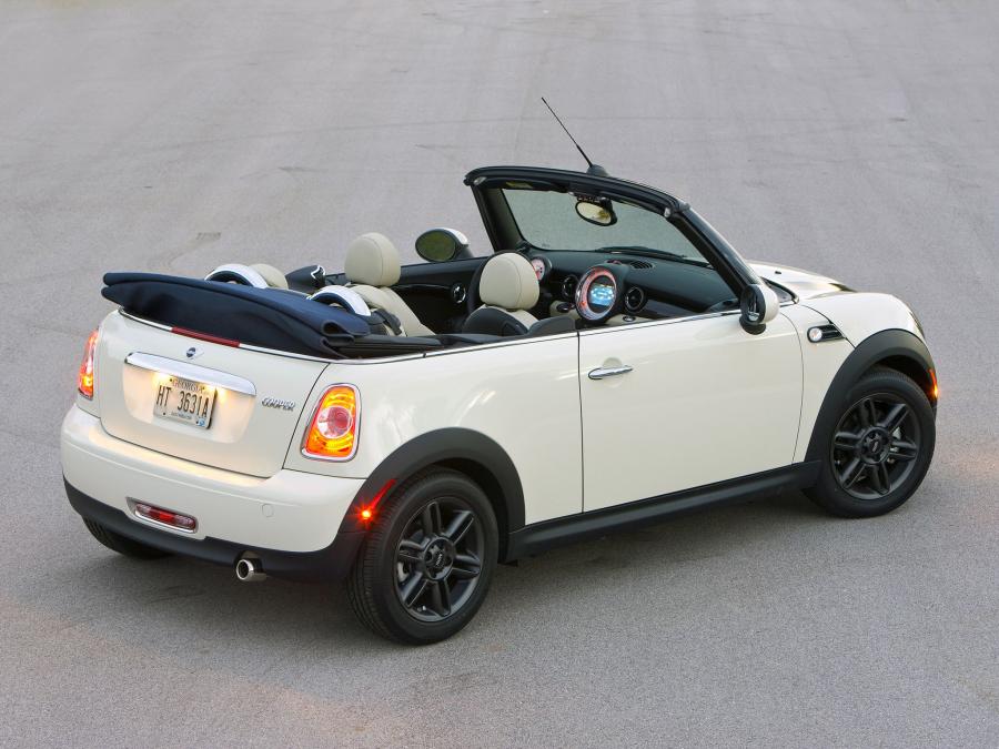  Mini Cooper Cabrio 2010 года  (US) (фото 27 из 30)